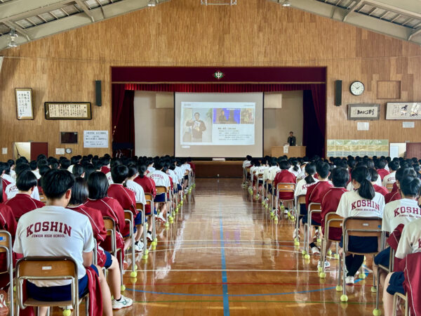 小新中学校の「生き方講演会」にリプロネクスト代表・藤田が登壇しました